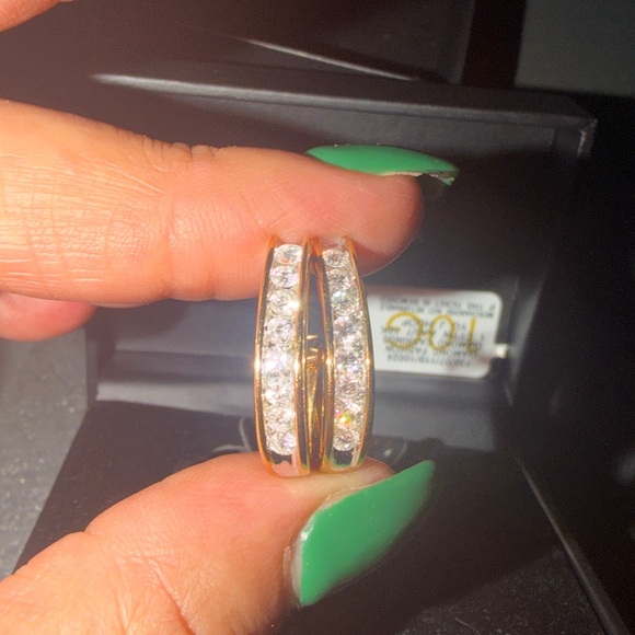 R.H Macy&Co fine jewelry diamond earrings - Picture 2 of 15